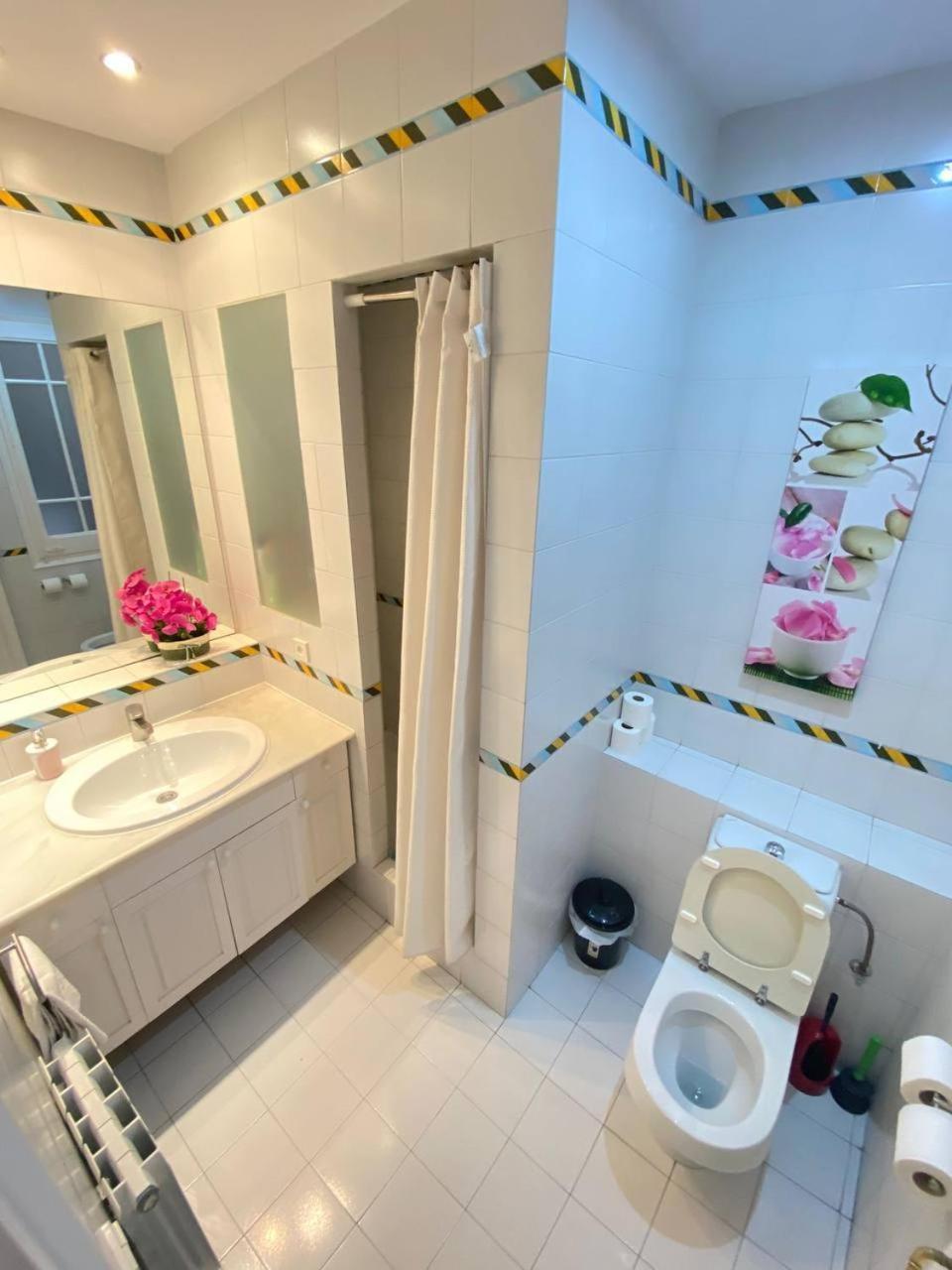 Flor Habitaciones バルセロナ エクステリア 写真